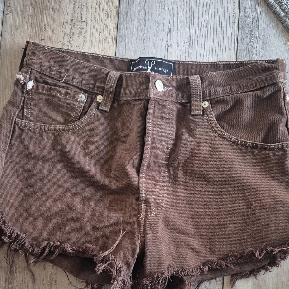 American Vintage Chocolate Brown Frayed Hem Denim Shorts LEVIS. WOMENS 29